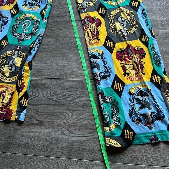 𝅺harry Potter pants large - Picture 5 of 7